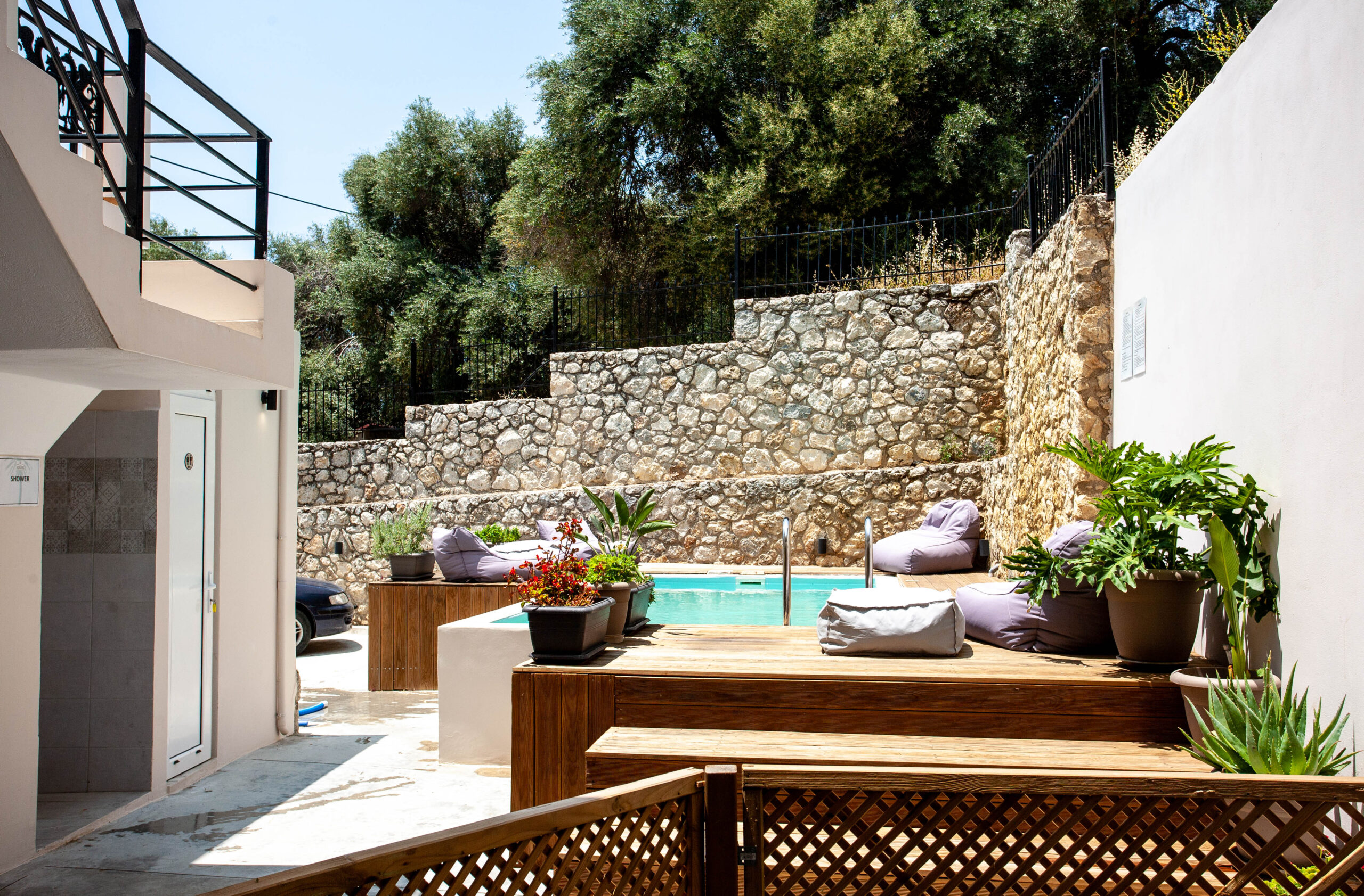 azogire-pool-back